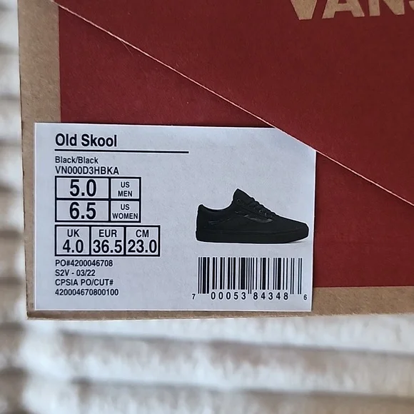 Black Unisex Vans Old Skool Casual Shoes - Picture 4 of 5